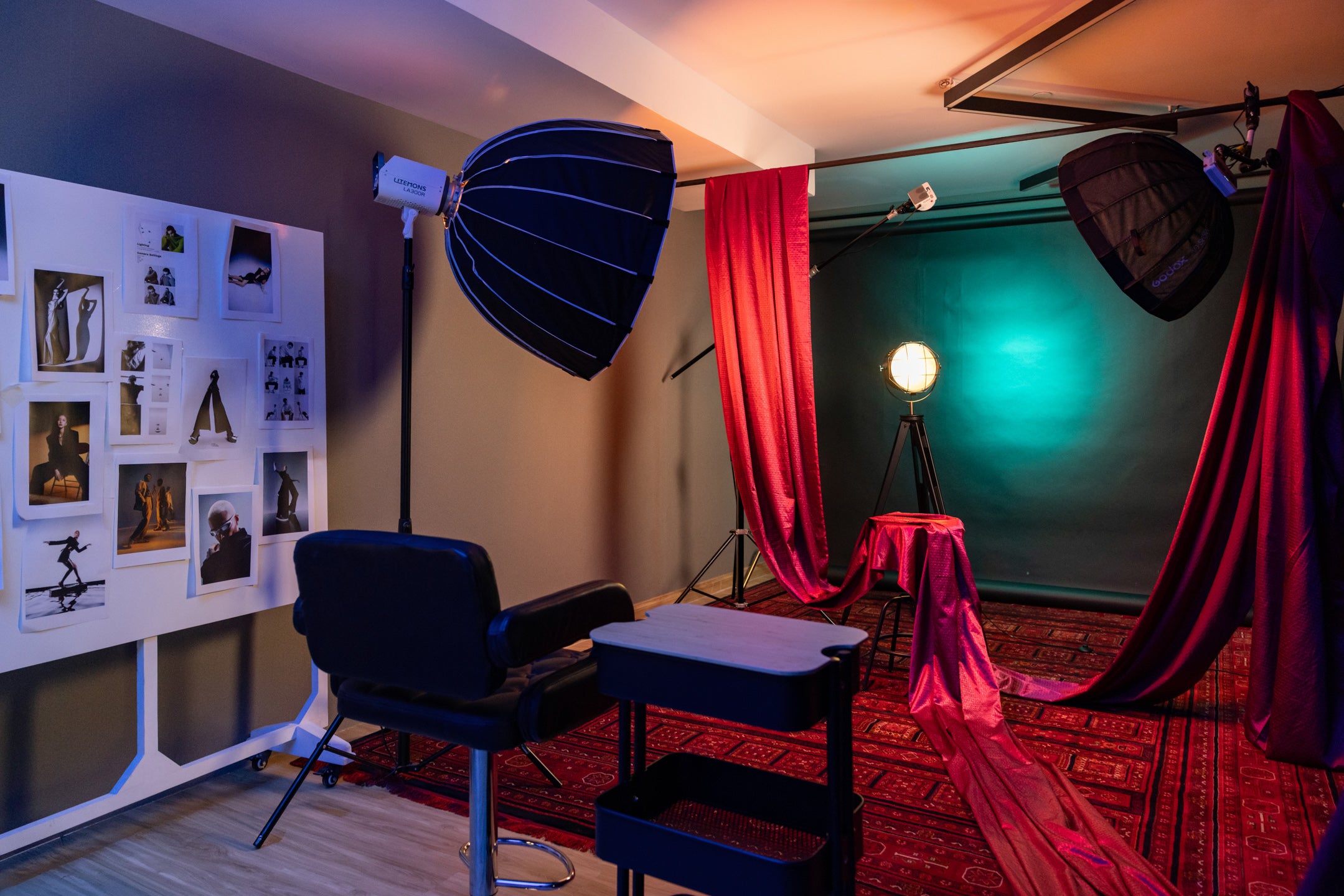 Studio B: Smart Multi-Color Backdrop Studio