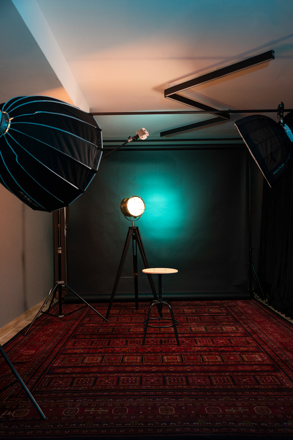 Studio B: Smart Multi-Color Backdrop Studio