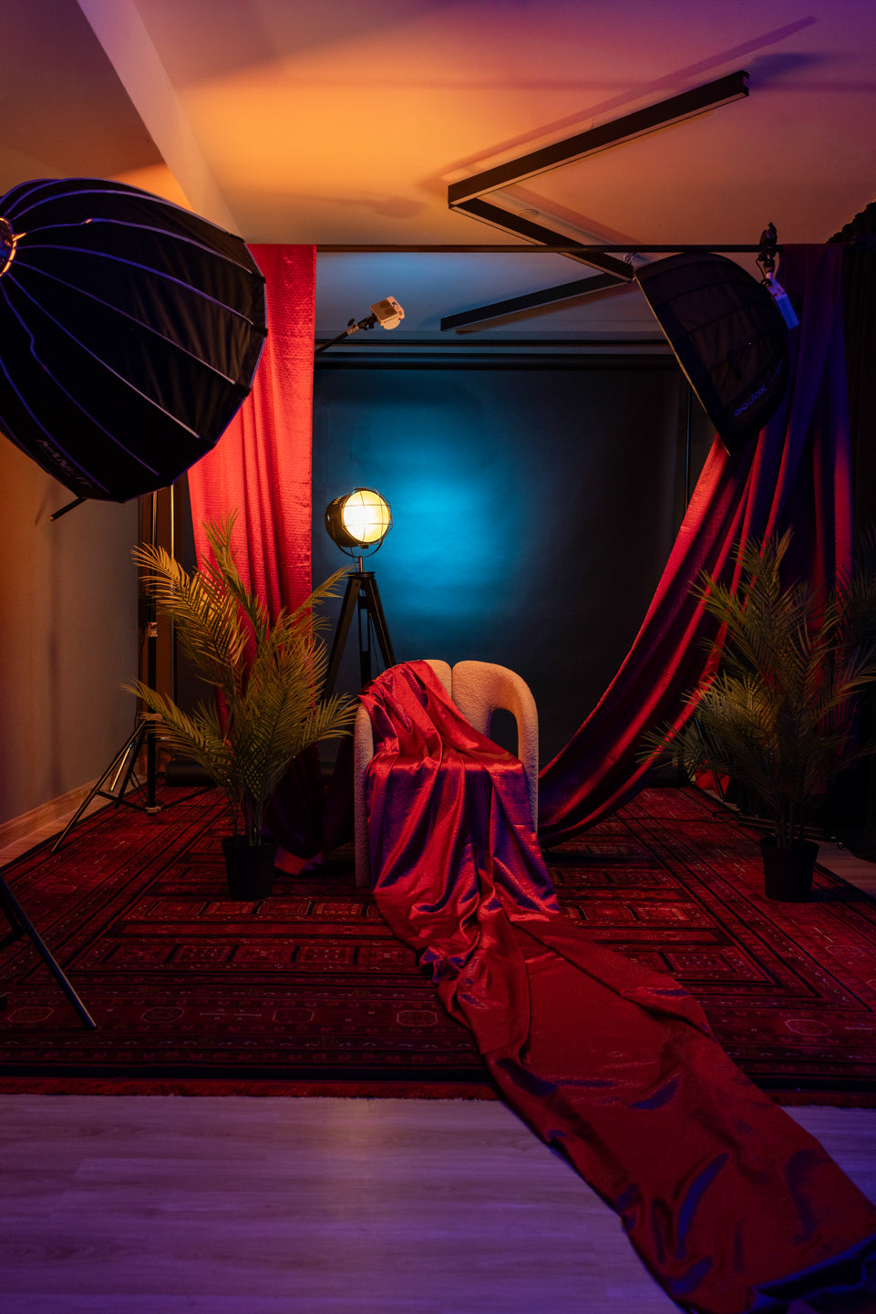 Studio B: Smart Multi-Color Backdrop Studio