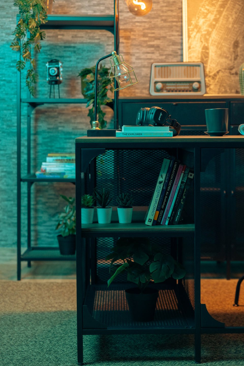 Studio D: The Cozy Room