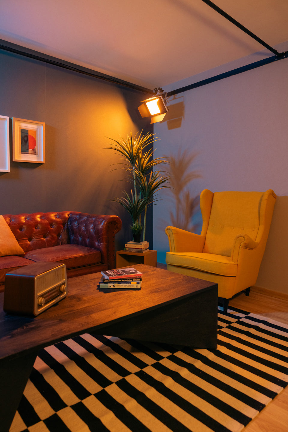 Studio D: The Cozy Room