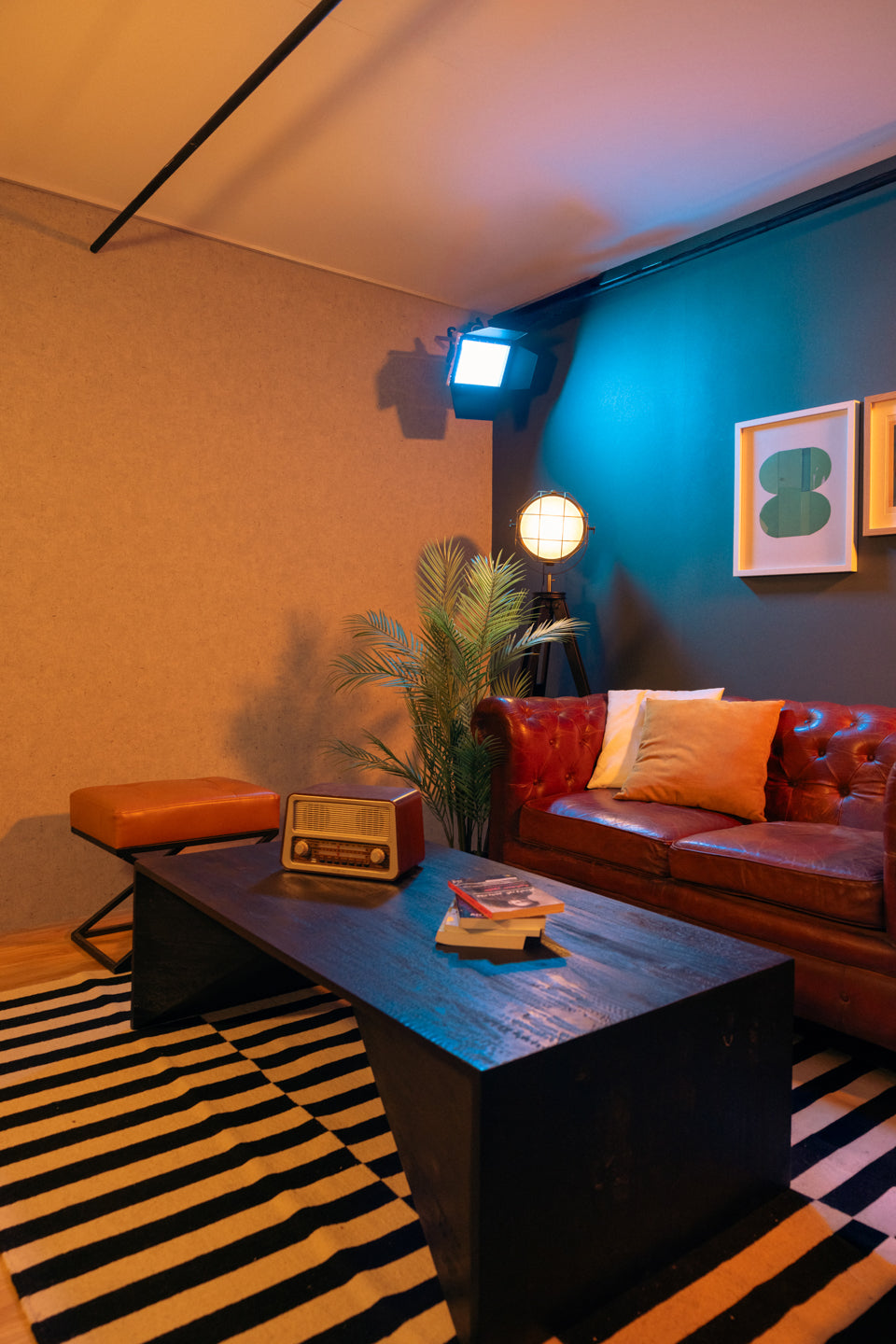 Studio D: The Cozy Room